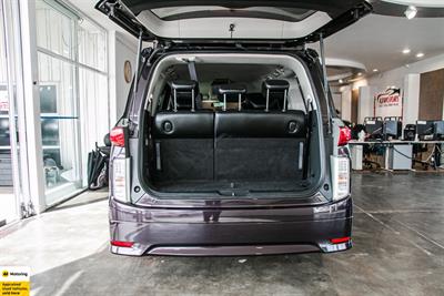 2012 Nissan Elgrand - Thumbnail
