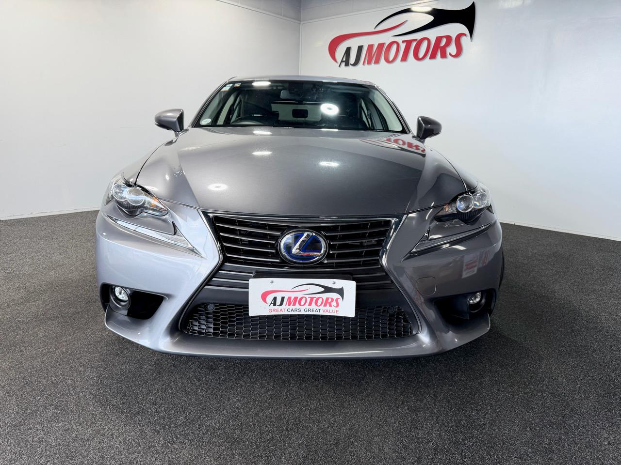 2016 Lexus IS 300h