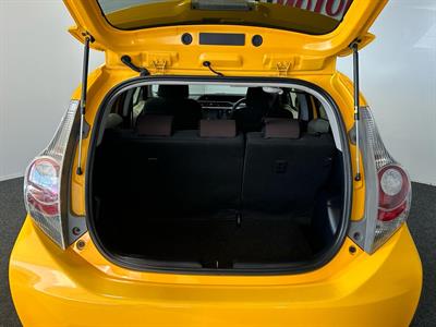 2014 Toyota Aqua - Thumbnail
