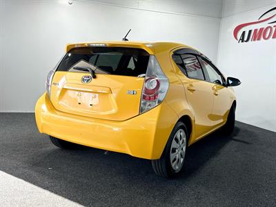 2014 Toyota Aqua - Thumbnail