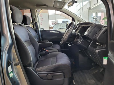 2008 Nissan Serena - Thumbnail