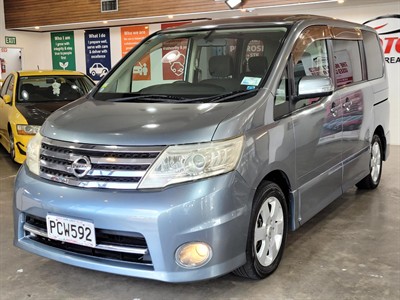 2008 Nissan Serena - Thumbnail