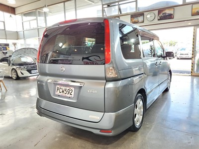 2008 Nissan Serena - Thumbnail