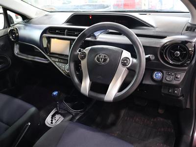 2015 Toyota Aqua - Thumbnail