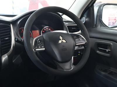 2017 Mitsubishi Triton - Thumbnail