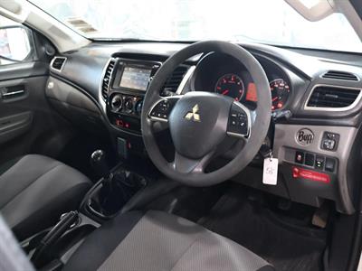 2017 Mitsubishi Triton - Thumbnail