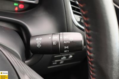 2015 Mazda Axela - Thumbnail