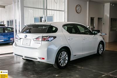 2012 Lexus CT 200h - Thumbnail