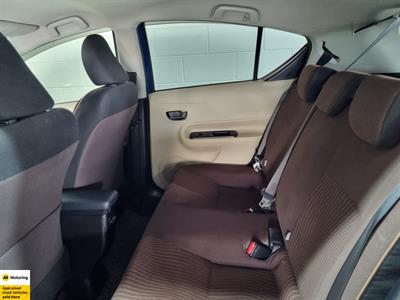 2012 Toyota Aqua - Thumbnail