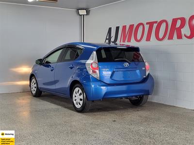 2012 Toyota Aqua - Thumbnail