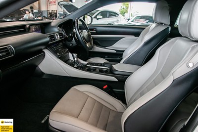 2016 Lexus RC300h - Thumbnail