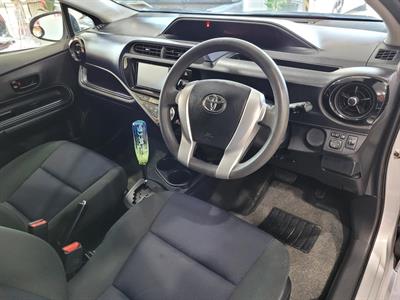 2017 Toyota Aqua - Thumbnail