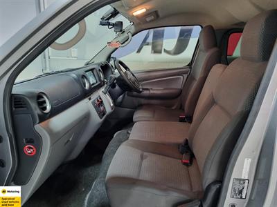 2017 Nissan NV350 - Thumbnail
