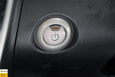 2016 Nissan Leaf - Thumbnail