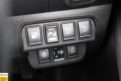 2016 Nissan Leaf - Thumbnail