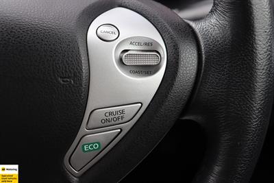 2016 Nissan Leaf - Thumbnail