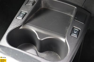 2016 Nissan Leaf - Thumbnail