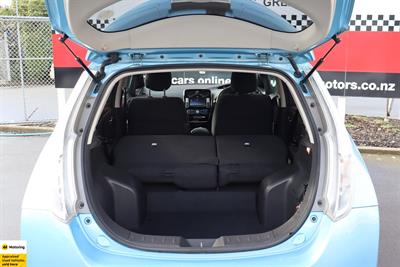 2016 Nissan Leaf - Thumbnail