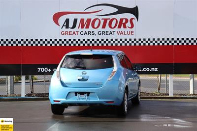 2016 Nissan Leaf - Thumbnail