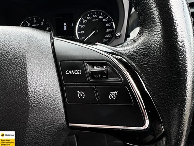 2022 Mitsubishi Outlander - Thumbnail