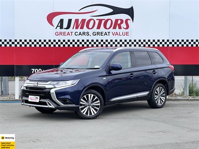 2022 Mitsubishi Outlander - Thumbnail