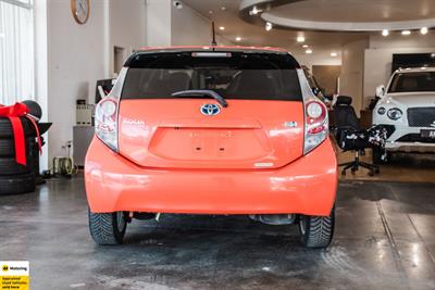 2012 Toyota Aqua - Thumbnail