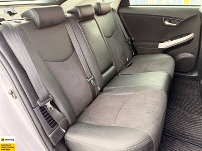 2012 Toyota Prius - Thumbnail