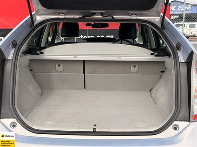 2012 Toyota Prius - Thumbnail