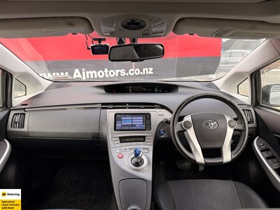 2012 Toyota Prius - Thumbnail