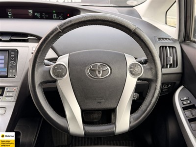 2012 Toyota Prius - Thumbnail