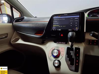 2016 Toyota Sienta - Thumbnail