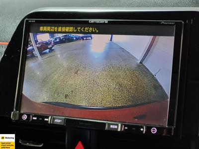 2016 Toyota Sienta - Thumbnail