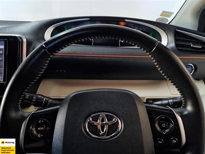 2016 Toyota Sienta - Thumbnail