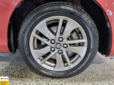 2016 Toyota Sienta - Thumbnail
