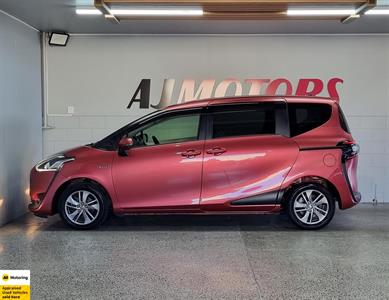 2016 Toyota Sienta - Thumbnail