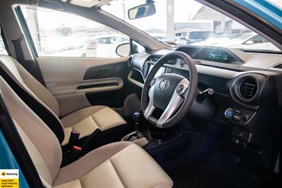 2013 Toyota Aqua - Thumbnail