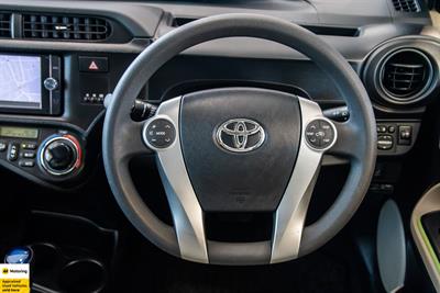 2013 Toyota Aqua - Thumbnail