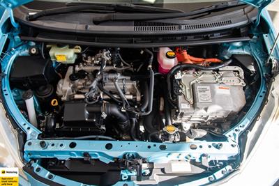 2013 Toyota Aqua - Thumbnail