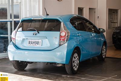 2013 Toyota Aqua - Thumbnail