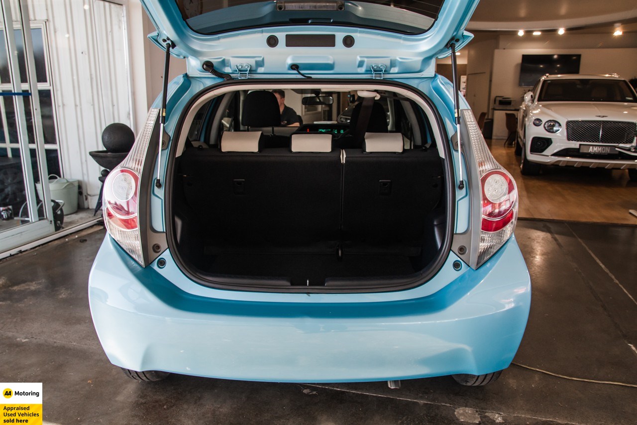 2013 Toyota Aqua