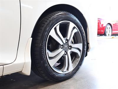 2015 Honda Grace - Thumbnail