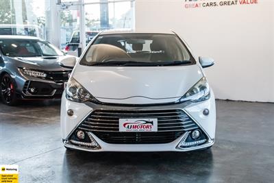 2014 Toyota Aqua - Thumbnail