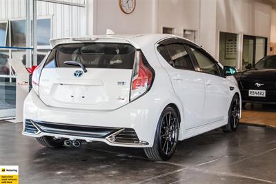 2014 Toyota Aqua - Thumbnail