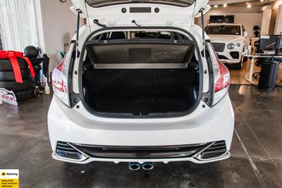 2014 Toyota Aqua - Thumbnail