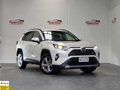 2020 Toyota RAV4 - Thumbnail