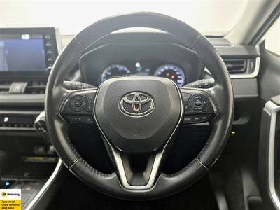 2020 Toyota RAV4 - Thumbnail