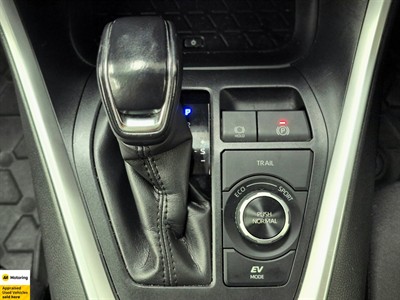 2020 Toyota RAV4 - Thumbnail