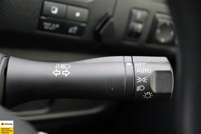 2016 Nissan Serena - Thumbnail