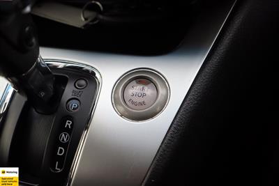2016 Nissan Serena - Thumbnail