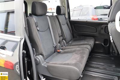 2016 Nissan Serena - Thumbnail